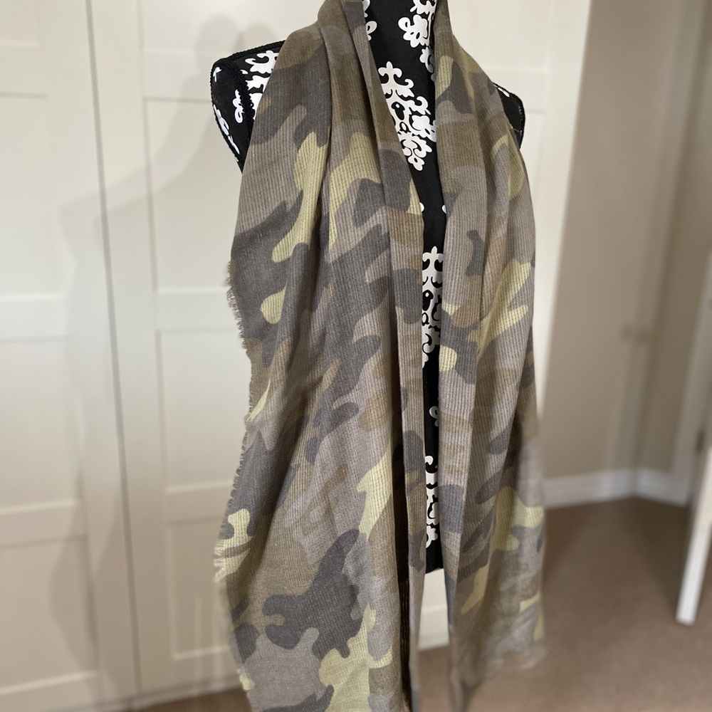 Stella & Dot Camouflage Scarf